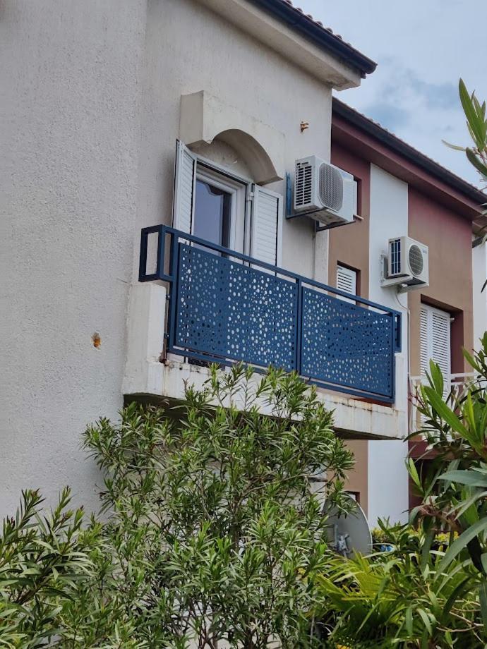 Apartments "Laci" Krk Town Buitenkant foto